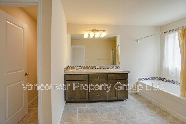 Building Photo - 2273 S Red Tail Loop