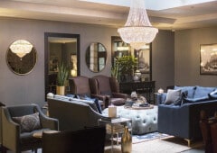 Building Photo - 106 W Chicago Ave