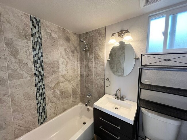 Building Photo - 1780 Quebec St