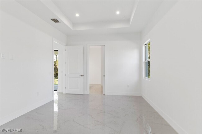 Building Photo - 1081 Desoto Blvd S