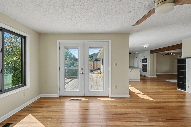 Building Photo - 4 bed, 2 bath single-level home in quiet West Salem neighborhood!