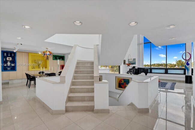 Building Photo - 279 N Hibiscus Dr