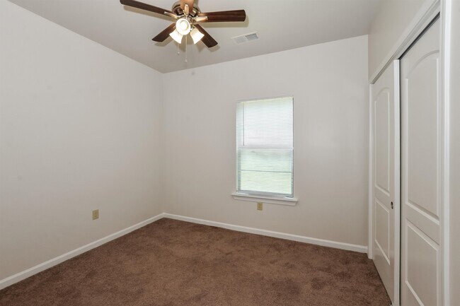 Building Photo - 6600 Finch Rd