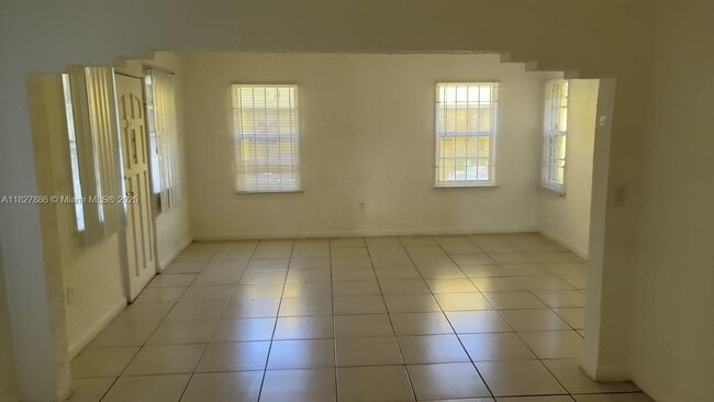 Building Photo - 1042 NW 49th St