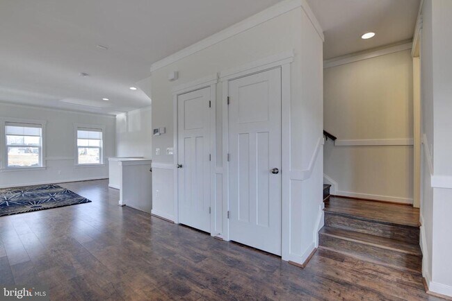 Building Photo - 104 Santa Fe Ct