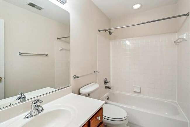 Building Photo - 13404 Fountain Club Dr