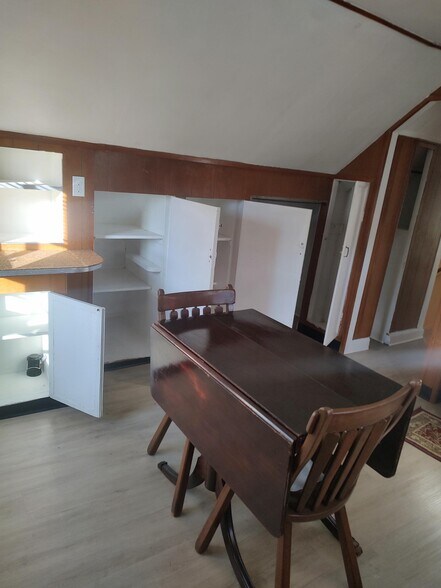 Building Photo - 14 Worrall Ave