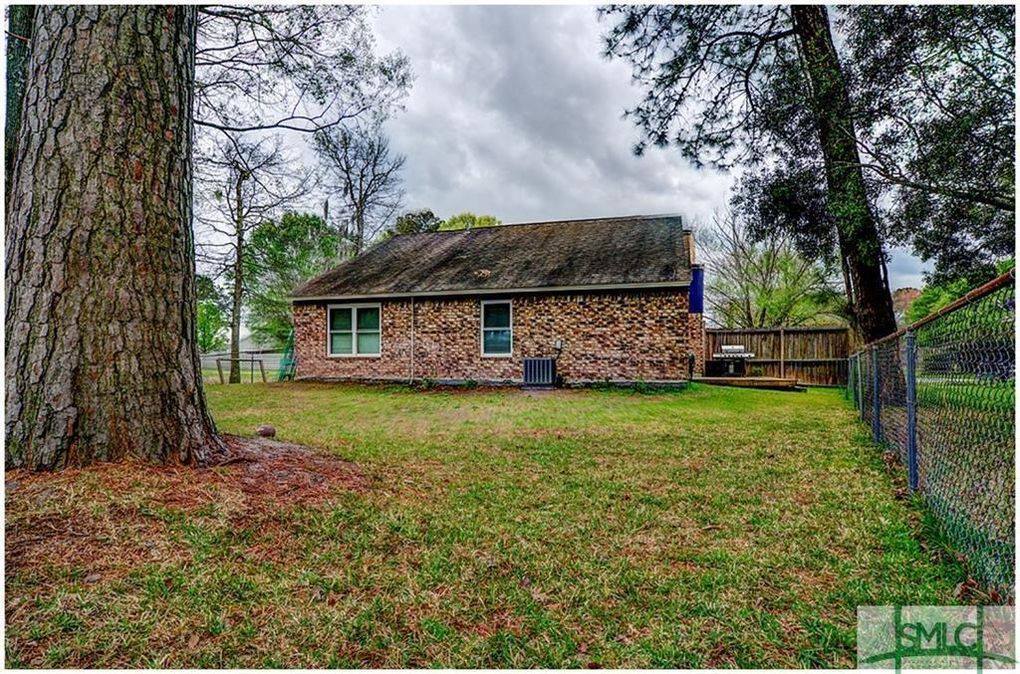 Building Photo - 255 Falcon Dr