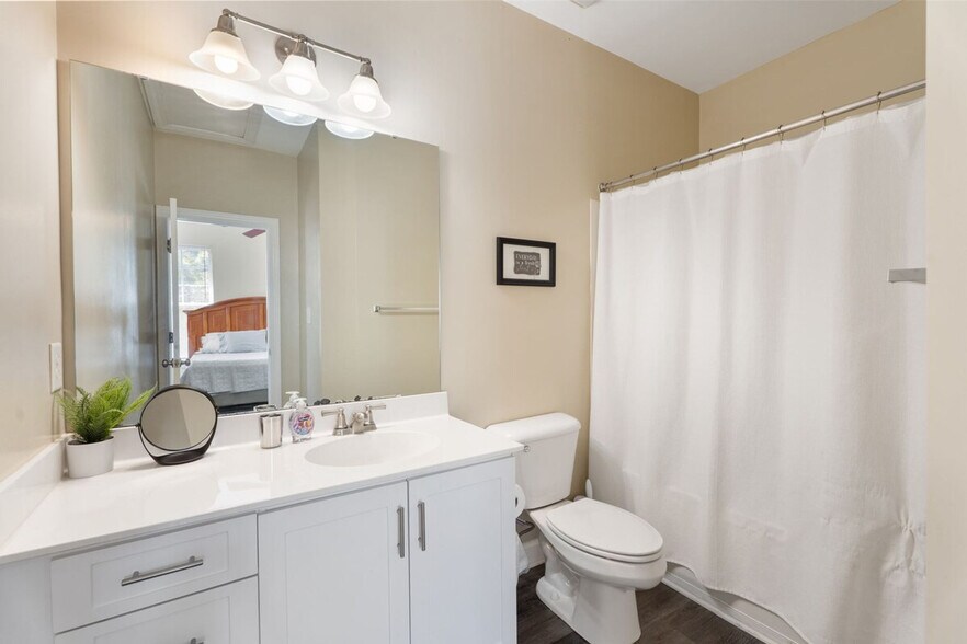 Building Photo - 2124 Brisbane Woods Way