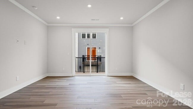 Building Photo - 2025 Clarksdale Dr