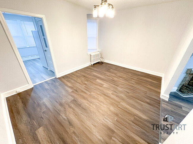 Building Photo - 3 bedroom house in West Oak Lane Philadelp...