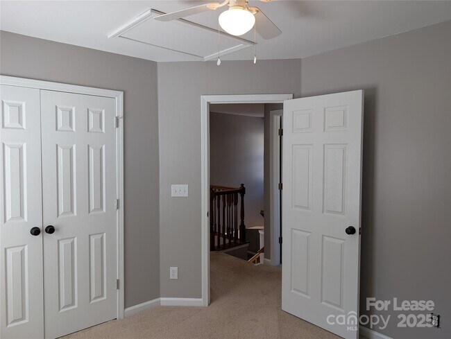 Building Photo - 160 Stone Ridge Ln