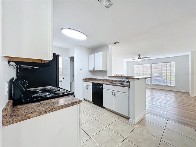 Building Photo - 645 Stafford Terrace