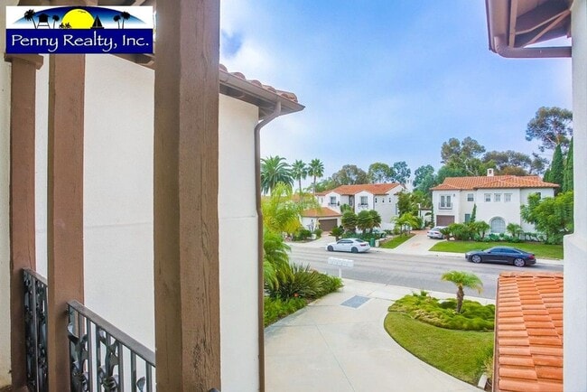 Building Photo - Stunning 4 Bedroom 3.5 Bath Home in the Co...