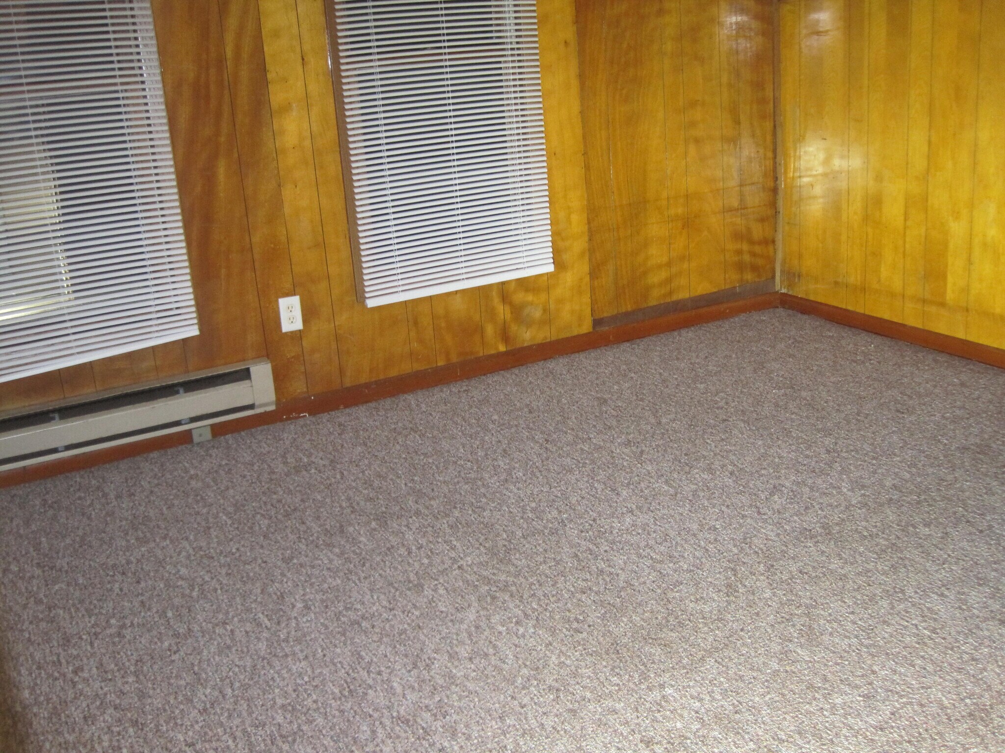 Building Photo - 1138 E Madison St