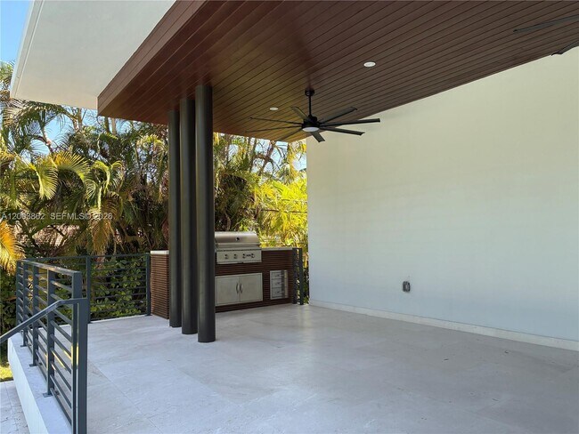 Building Photo - 253 W Enid Dr
