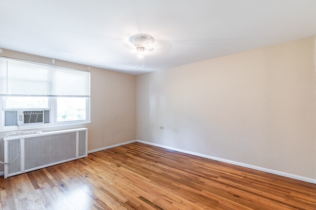 Building Photo - 6 Falcon Ln