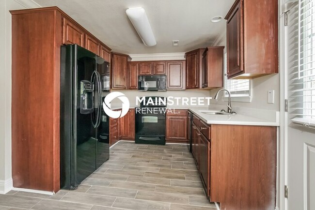 Building Photo - 335 Flora Dr