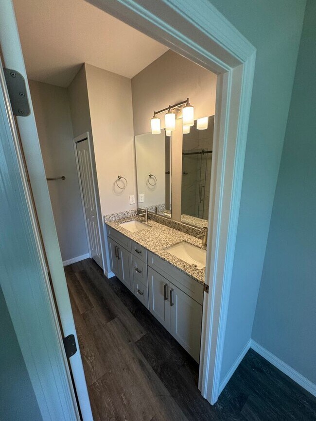 Building Photo - 1153 Oceanic Rd