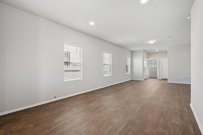 Building Photo - 125 Honeybee Ln