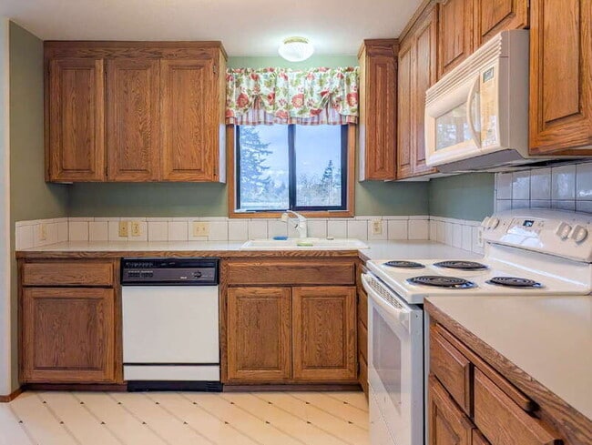 Building Photo - 4304 83rd Ave NE