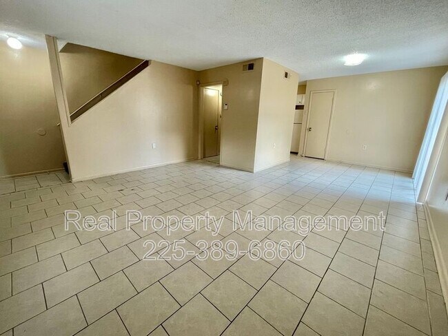 Building Photo - 10952 Cherry Hill Ave