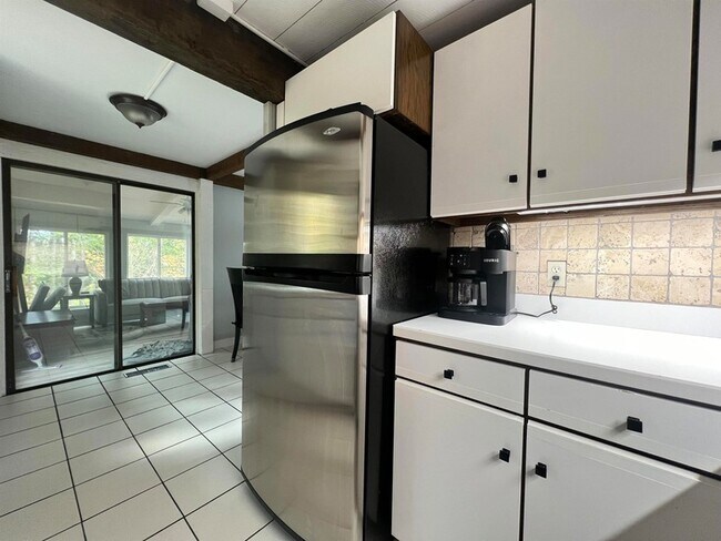 Building Photo - 112 Greensward Dr