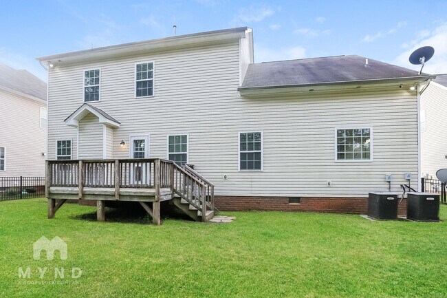 Building Photo - 421 Stowe Rd