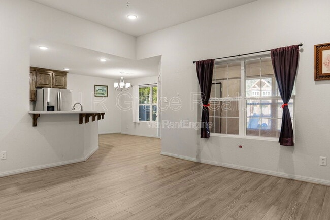 Building Photo - 114 Tomahawk Dr