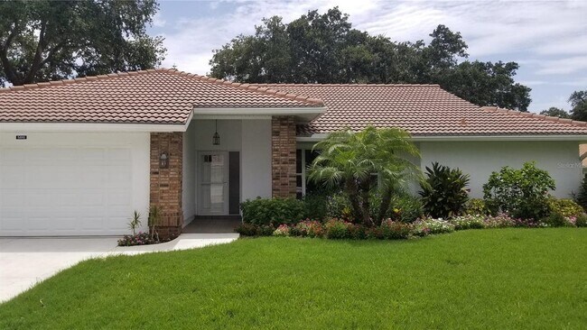 Building Photo - 5810 Garden Lakes Majestic