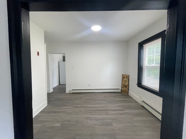 Building Photo - Modern, Fully Renovated 3-Bedroom Apartment – $1,900/month | Pittsfield, MA