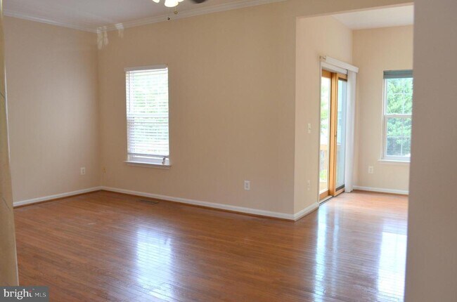 Building Photo - 43090 Sherbrooke Terrace