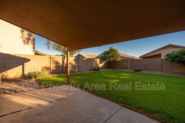 Building Photo - 3095 E Merrill Ave