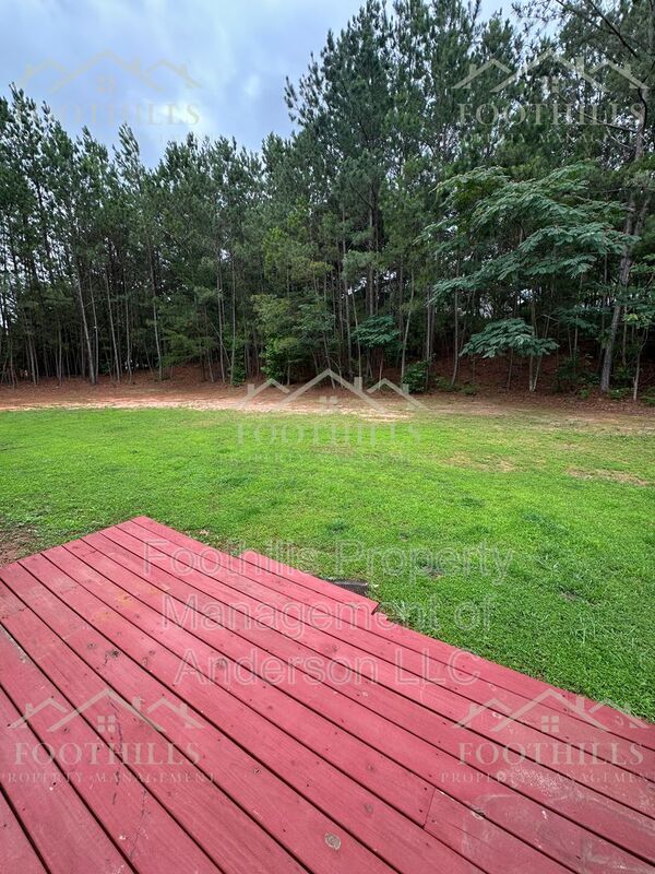 Building Photo - 1419 Oak Hill Dr