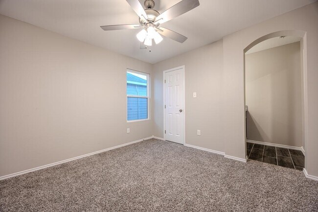 Building Photo - 8702 Shiloh Rock Dr