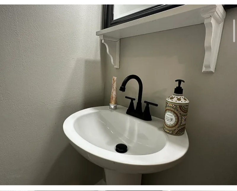 Building Photo - 307 W Lynde St