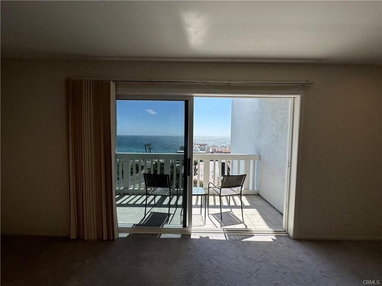 Building Photo - 640 The Village