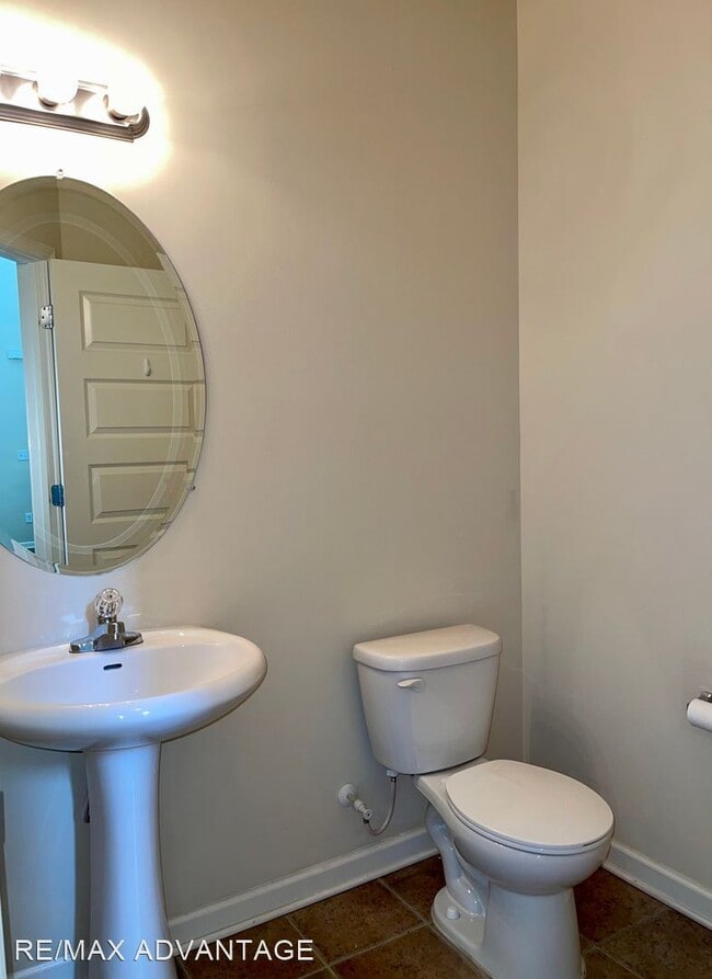 Building Photo - 4 br, 2.5 bath House - 2700 Feldspar Way