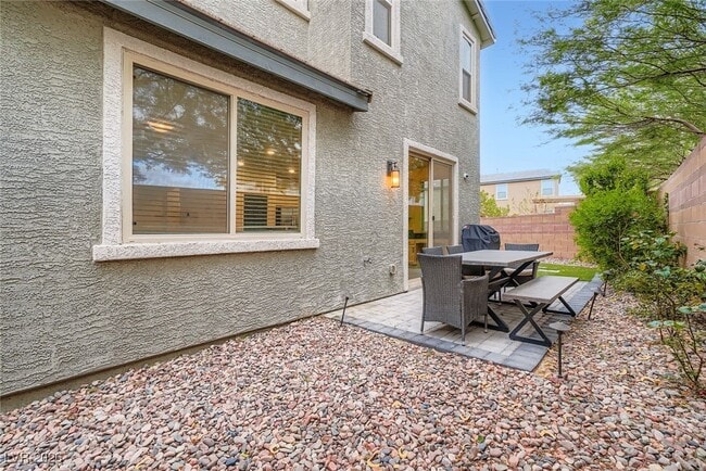 Building Photo - 1009 Bluebell Brook St