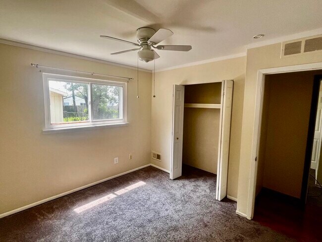 Building Photo - 4144 Norbert Ave