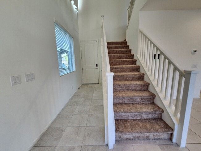 Building Photo - Spring Valley close to Restaurants and Shopping