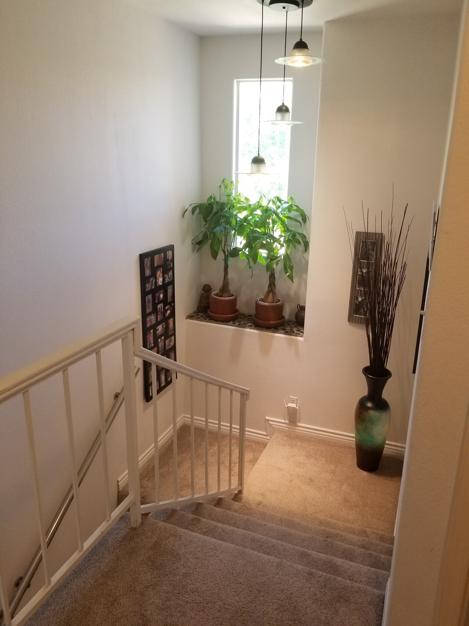 Building Photo - 25701 Holiday Cir