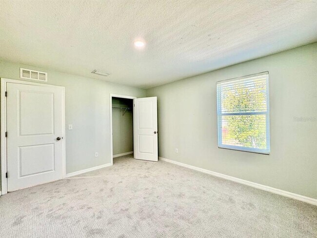Building Photo - 35743 Hillbrook Ave