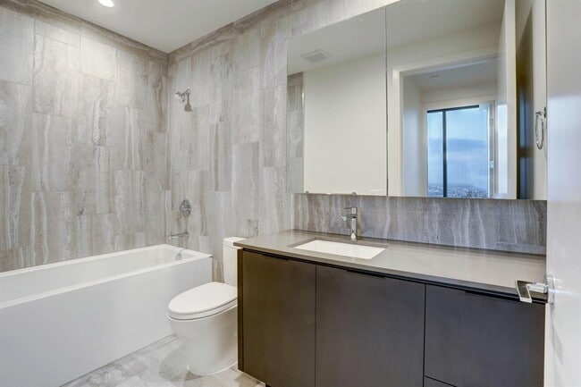 Building Photo - 44 East Ave