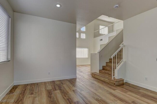 Building Photo - 885 Veranda View Ave