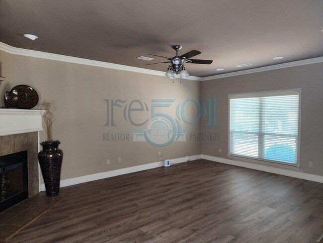 Building Photo - A Beautiful 3BR 2BA Home in WLR