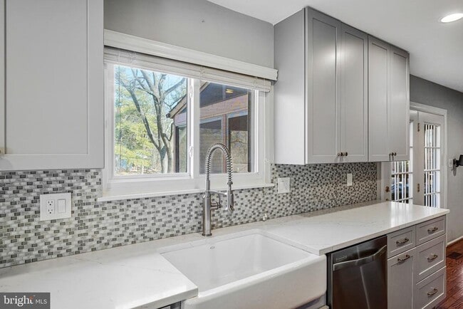 Building Photo - 1016 Trinity Gate St