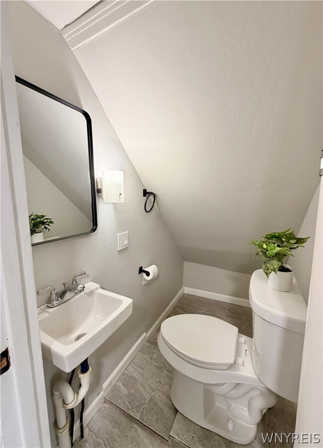 Building Photo - 35 Dorris Ave