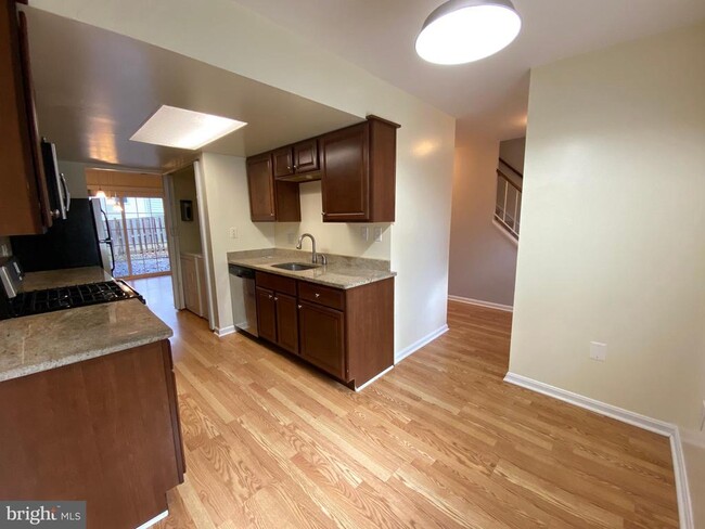 Building Photo - 6322 Draco St