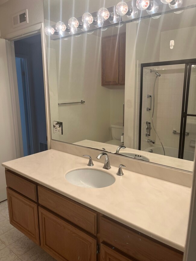 Building Photo - 12836 Via Moura